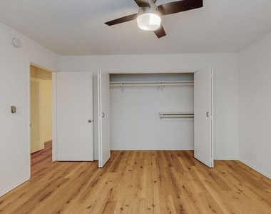 1827 Manning Avenue - Photo Thumbnail 16