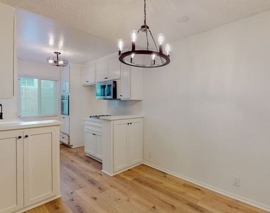 1827 Manning Avenue - Photo Thumbnail 7