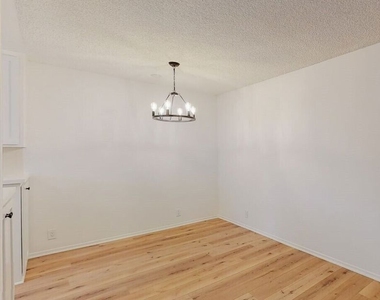 1827 Manning Avenue - Photo Thumbnail 6