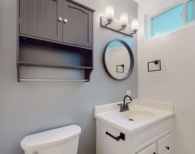 1827 Manning Avenue - Photo Thumbnail 18