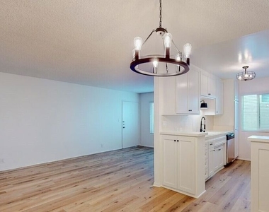 1827 Manning Avenue - Photo Thumbnail 8