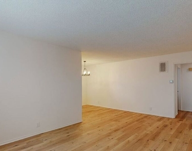1827 Manning Avenue - Photo Thumbnail 5