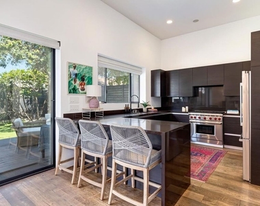 3256 Cabrillo Boulevard - Photo Thumbnail 7