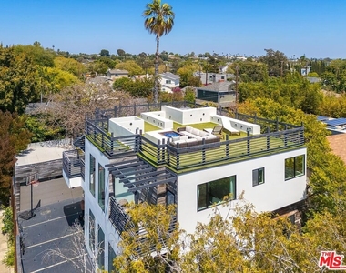3256 Cabrillo Boulevard - Photo Thumbnail 2