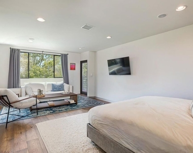 3256 Cabrillo Boulevard - Photo Thumbnail 12