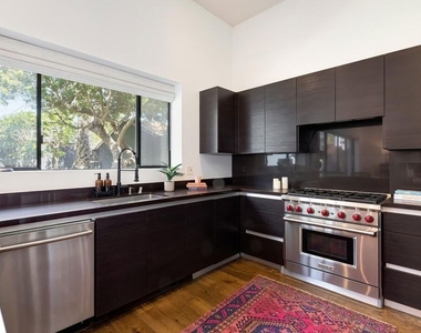3256 Cabrillo Boulevard - Photo Thumbnail 8