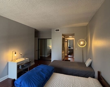 321 S San Vicente Boulevard - Photo Thumbnail 1
