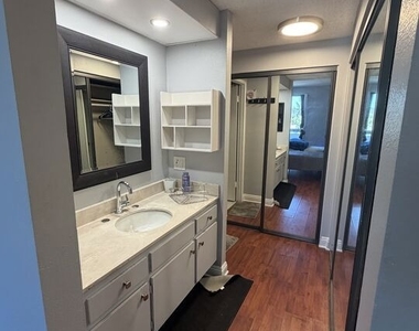 321 S San Vicente Boulevard - Photo Thumbnail 3