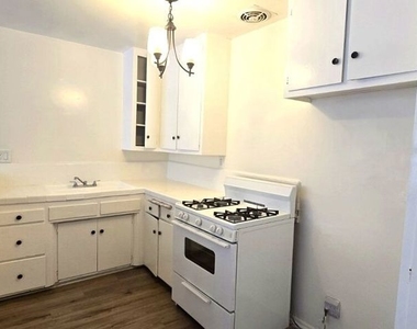 2630 S La Salle Avenue - Photo Thumbnail 5