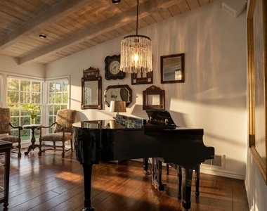13166 Valley Vista Boulevard - Photo Thumbnail 10