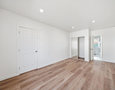 3020 W 12th Street - Photo Thumbnail 4
