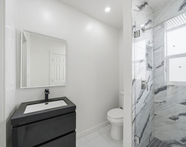 3020 W 12th Street - Photo Thumbnail 4
