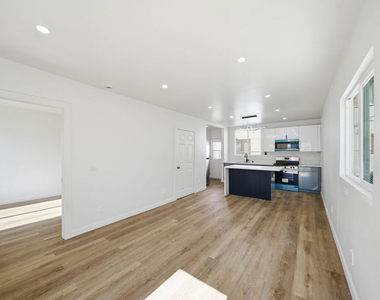 3020 W 12th Street - Photo Thumbnail 1