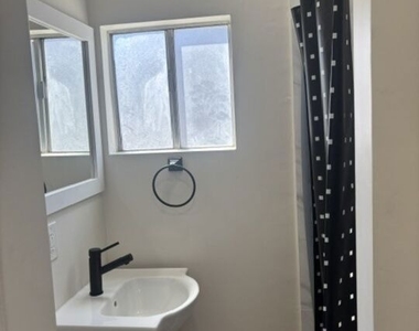 845 N Hagar Street - Photo Thumbnail 5
