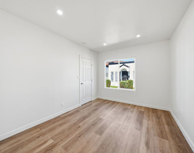 3020 W 12th Street - Photo Thumbnail 5