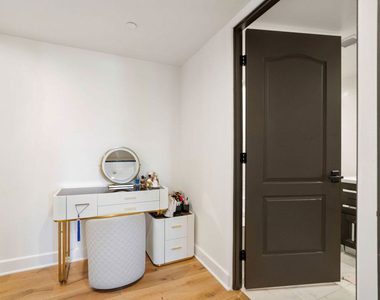 10523 Ashton Avenue - Photo Thumbnail 22