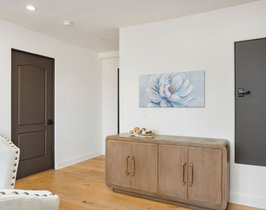10523 Ashton Avenue - Photo Thumbnail 15