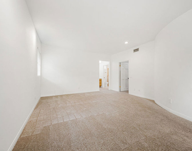 4144 Colfax Avenue - Photo Thumbnail 37