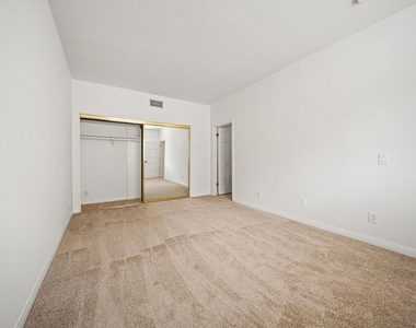 4144 Colfax Avenue - Photo Thumbnail 43