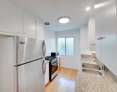 827 Lincoln Boulevard - Photo Thumbnail 3