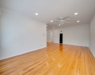 827 Lincoln Boulevard - Photo Thumbnail 2
