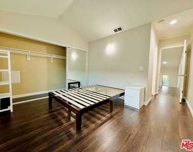 4001 W 165th Street - Photo Thumbnail 4