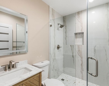 225 N Burlington Avenue - Photo Thumbnail 8