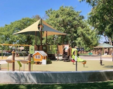 11195 Madrigal St - Photo Thumbnail 15