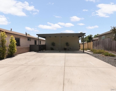 4233 Pepper Dr - Photo Thumbnail 3