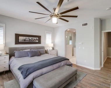 9240 Piantino Way - Photo Thumbnail 17