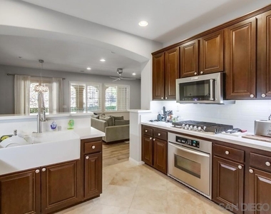 9240 Piantino Way - Photo Thumbnail 12