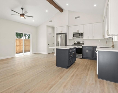 9412 Pike - Photo Thumbnail 6