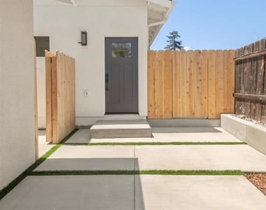 9412 Pike - Photo Thumbnail 5