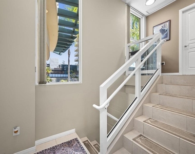 531 Front St - Photo Thumbnail 9