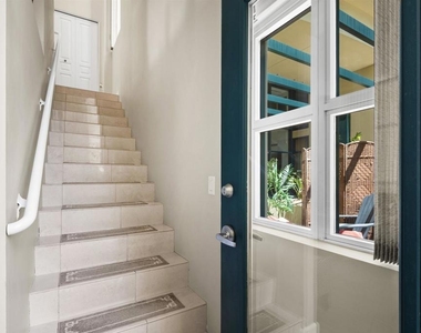 531 Front St - Photo Thumbnail 1