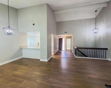 1554 Apache Drive - Photo Thumbnail 4