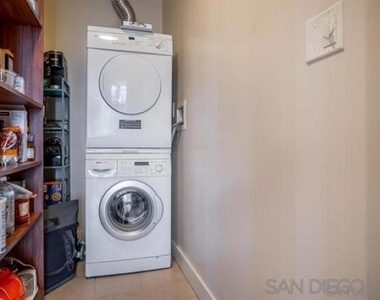 700 W E St - Photo Thumbnail 11