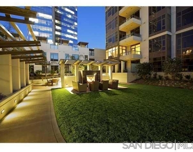 700 W E St - Photo Thumbnail 17