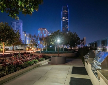 889 Francisco Street - Photo Thumbnail 16