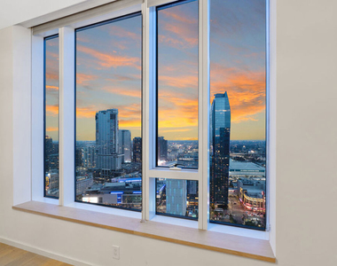 889 Francisco Street - Photo Thumbnail 11