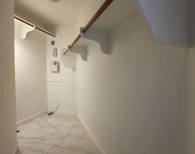 644 Warwick Avenue - Photo Thumbnail 15