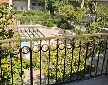 644 Warwick Avenue - Photo Thumbnail 13