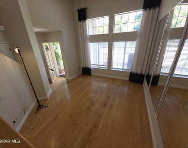 644 Warwick Avenue - Photo Thumbnail 5