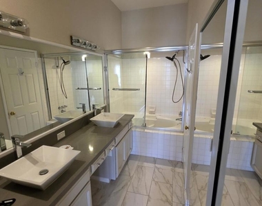 644 Warwick Avenue - Photo Thumbnail 14