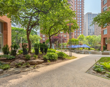 2nd Avenue - Photo Thumbnail 4