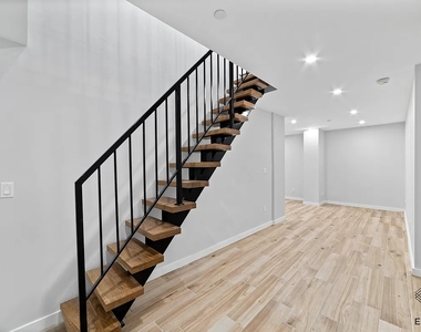 2913 Snyder Avenue - Photo Thumbnail 5