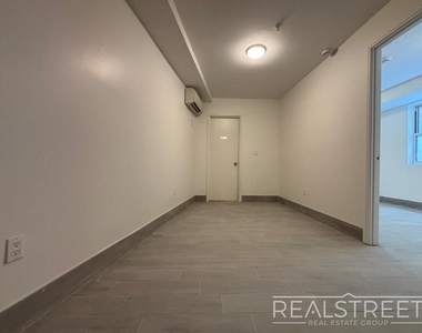 310 Park Ave - Photo Thumbnail 4