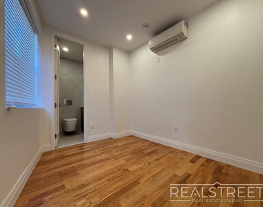 310 Park Ave - Photo Thumbnail 10