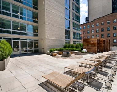 West 37th Street - Photo Thumbnail 9