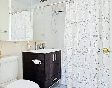 West 42nd Street - Photo Thumbnail 1